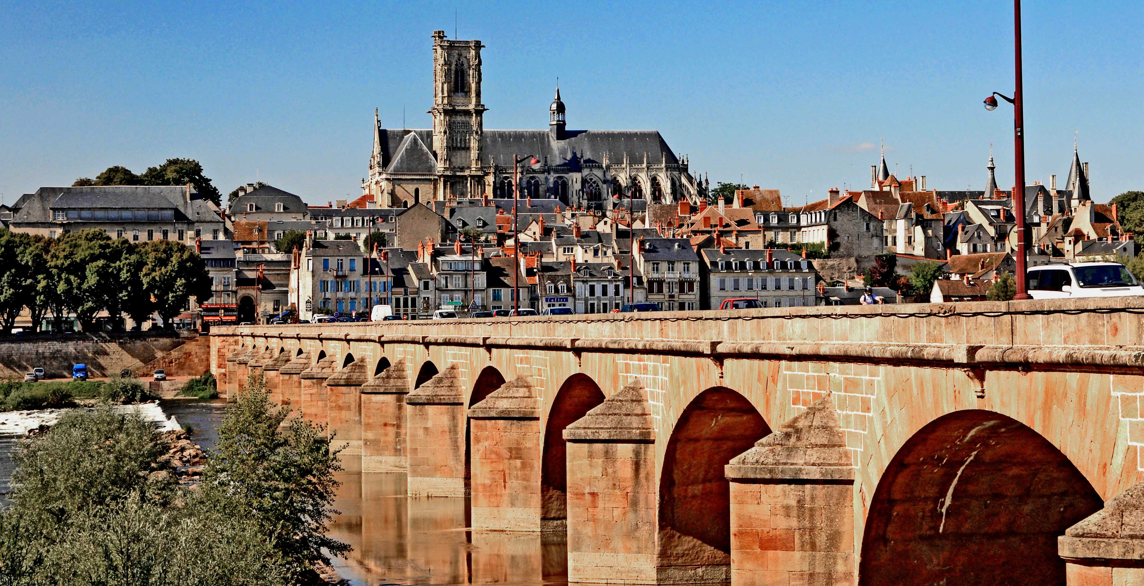 Nevers — illustration